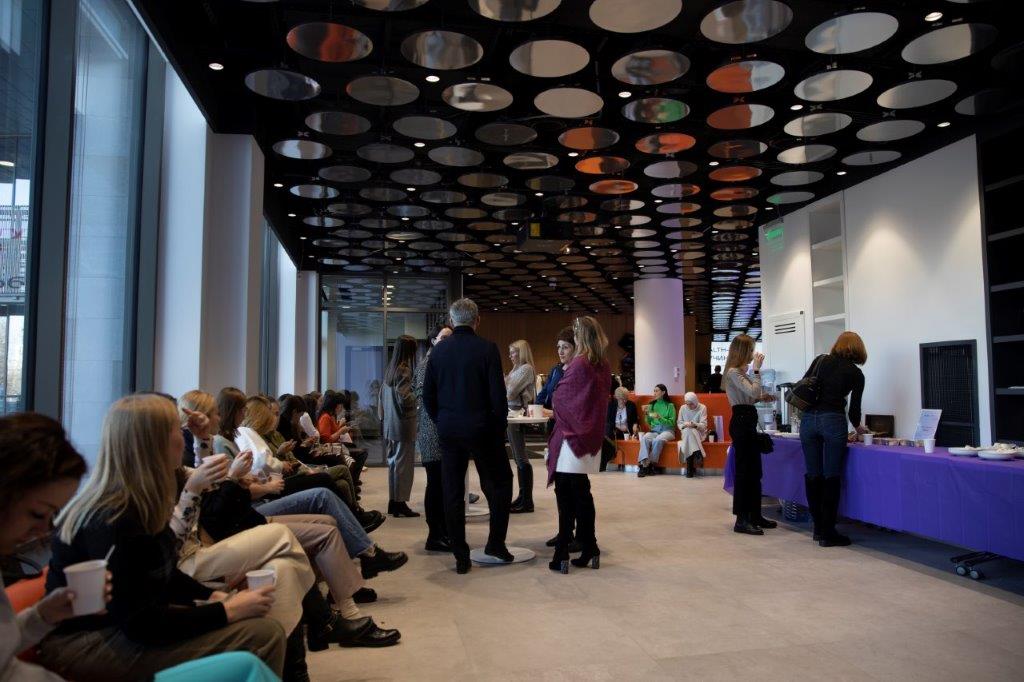 интерактивная зока коворкинга калибр